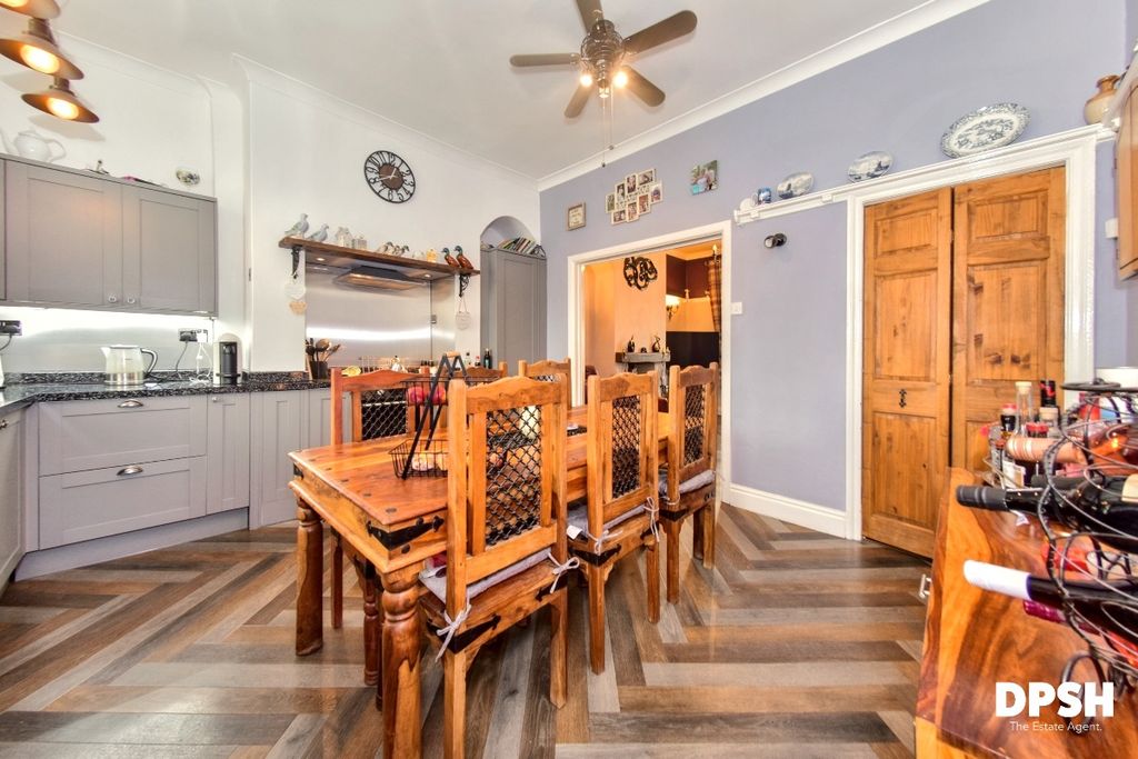 Property photo 3 of 24