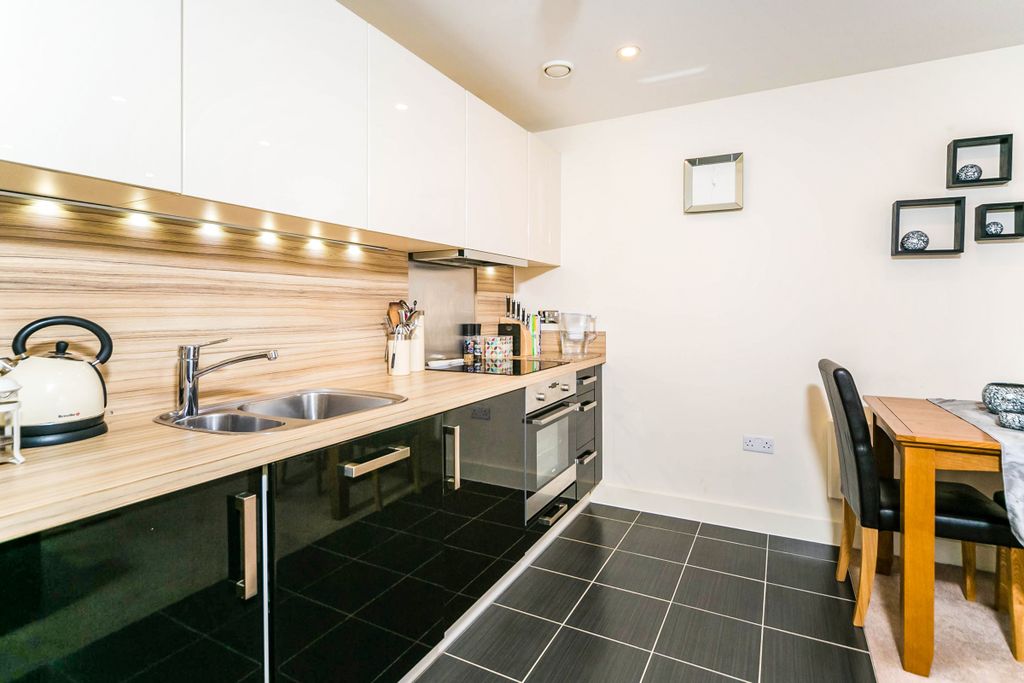 Property photo 3 of 9 2796d1d3-76B8-4c57-B