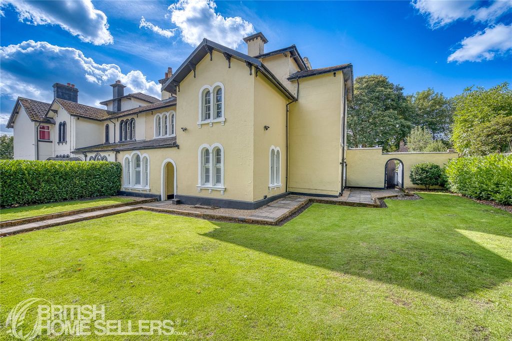 Property photo 2 of 28 Picture No. 05
