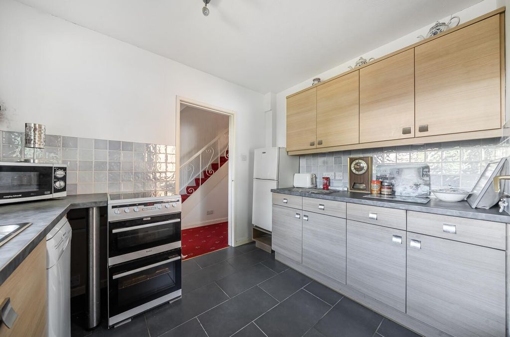 Property photo 3 of 18 1492621-10-6A560790A8ba3.Jpg