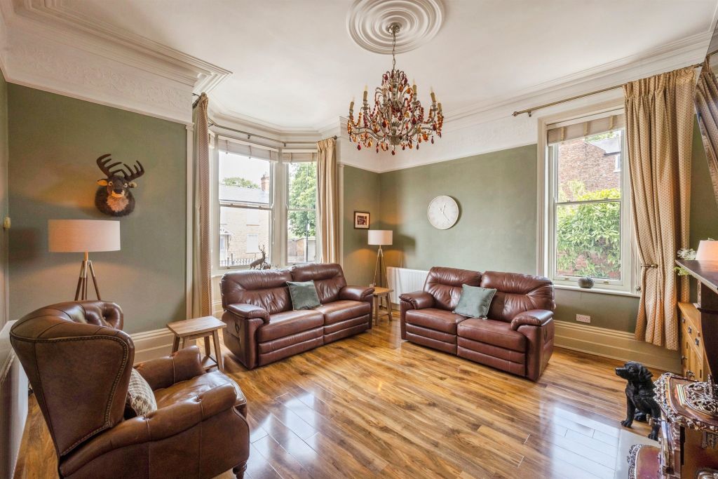 Property photo 2 of 31