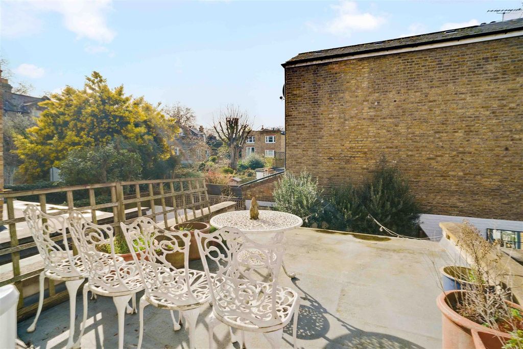 Property photo 3 of 13