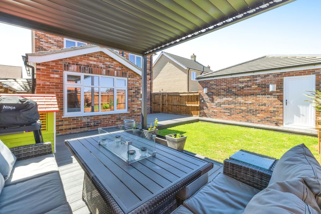 Property photo 3 of 21