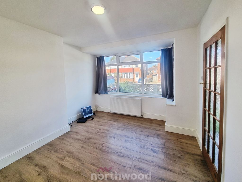 Property photo 3 of 25