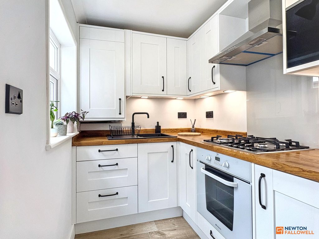 Property photo 3 of 25