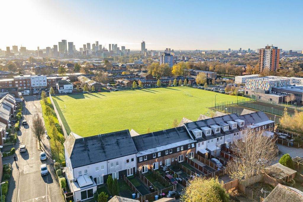 Property photo 2 of 29