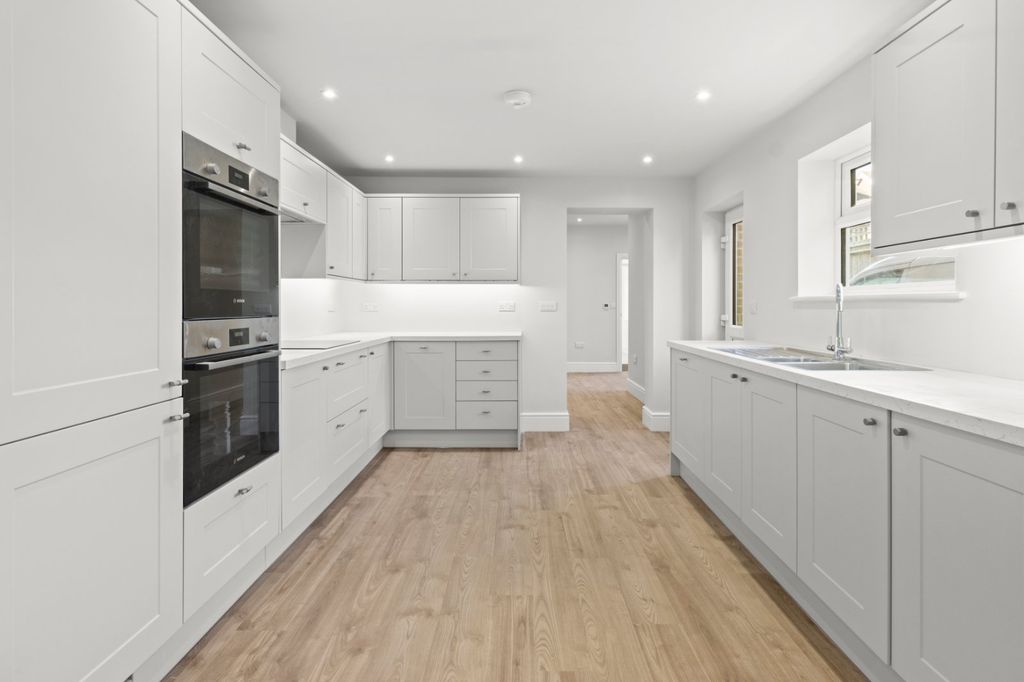 Property photo 1 of 24 Kitchen