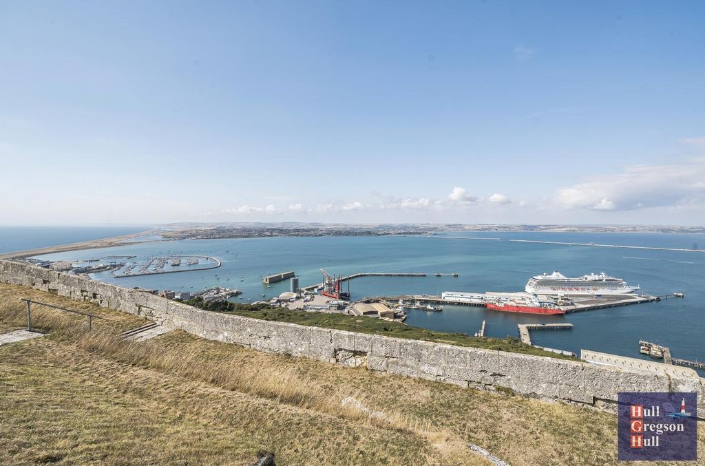 Property photo 2 of 27 83A46d54-Bb3B-45d0-Be16-5572B396A797.Jpg