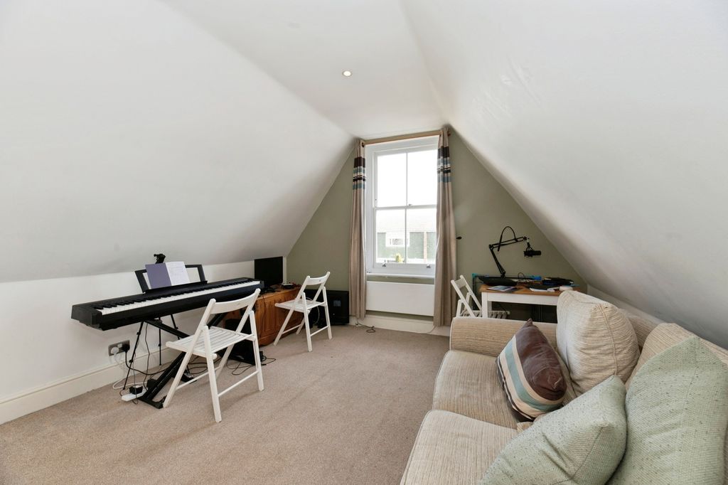 Property photo 3 of 13 Pbox-Img.Jpg