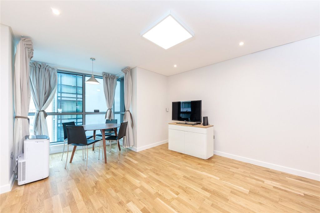 Property photo 2 of 9 Picture No. 08