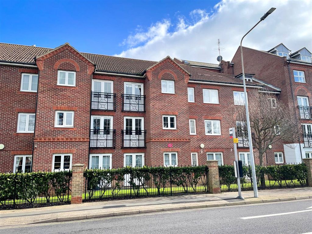 Property photo 1 of 11 External