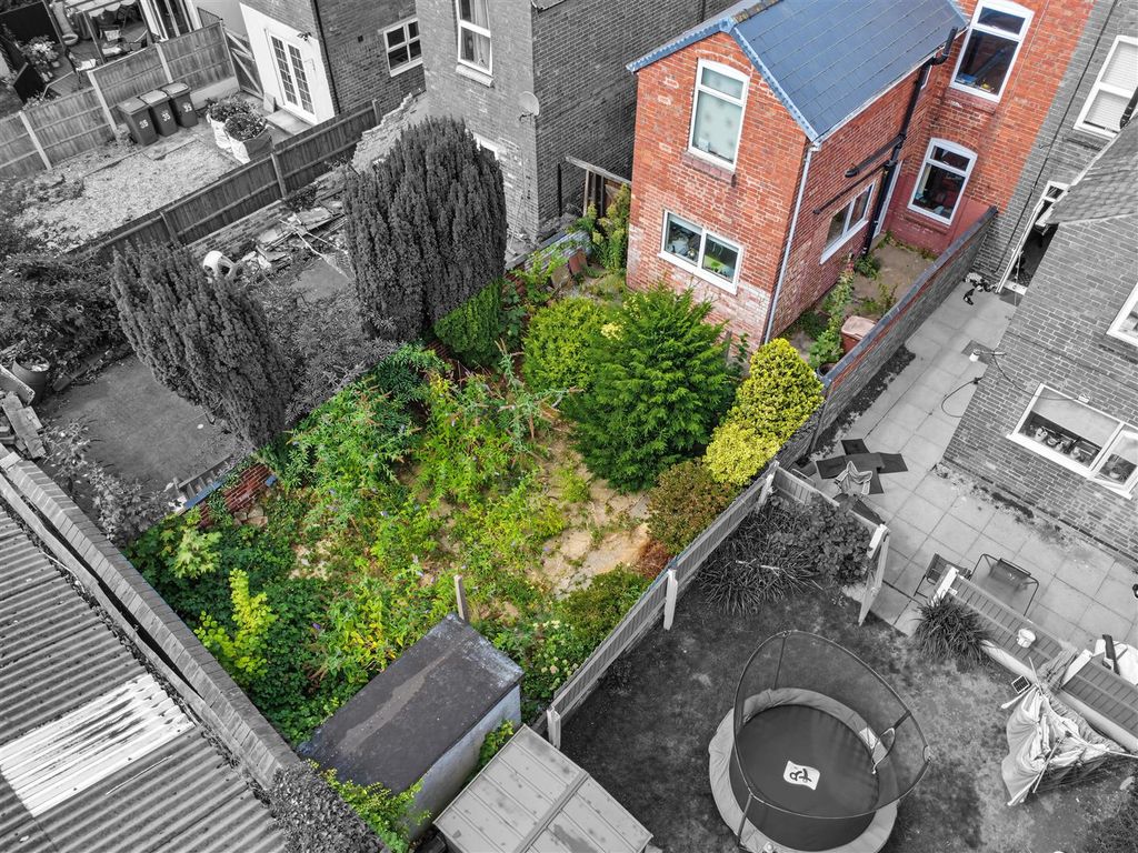 Property photo 2 of 11 Garden_2.Jpeg