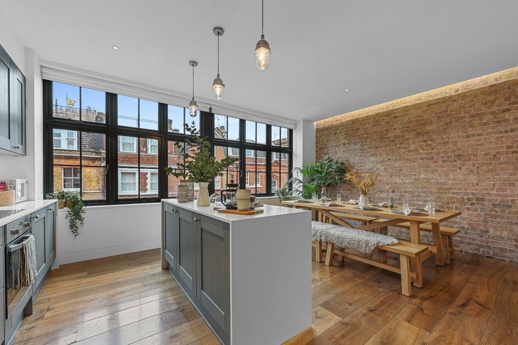 Property photo 1 of 16 Kitchen/Dining