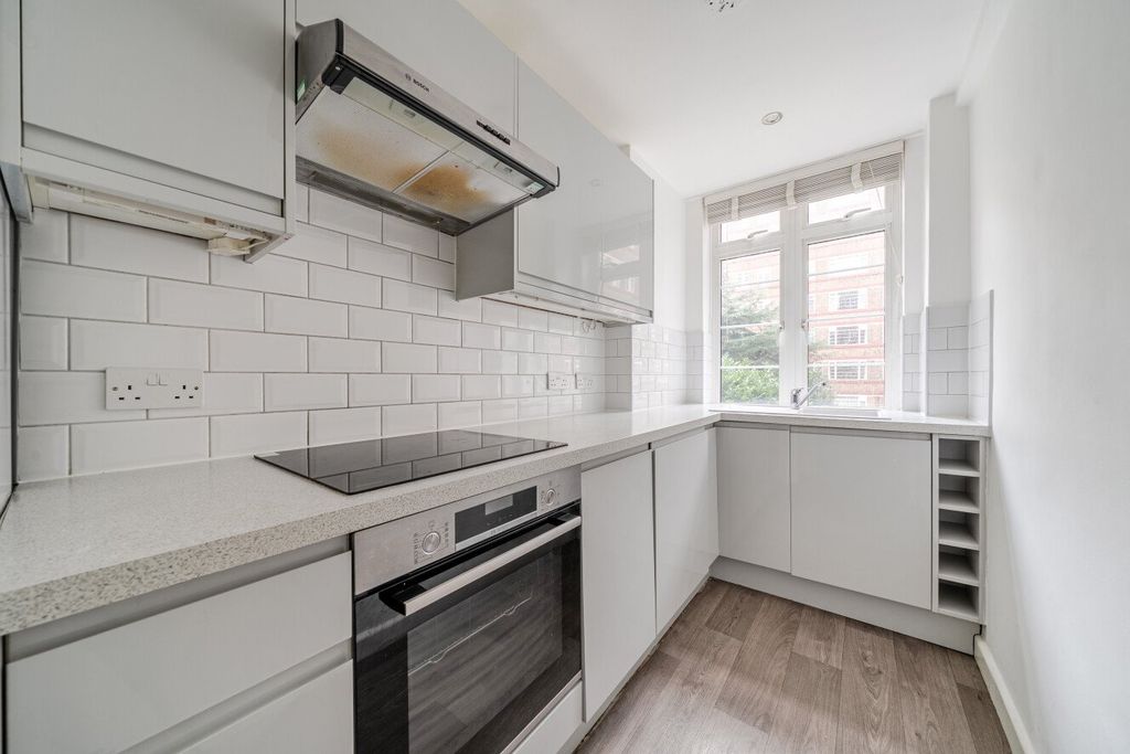 Property photo 2 of 17 Picture No. 14