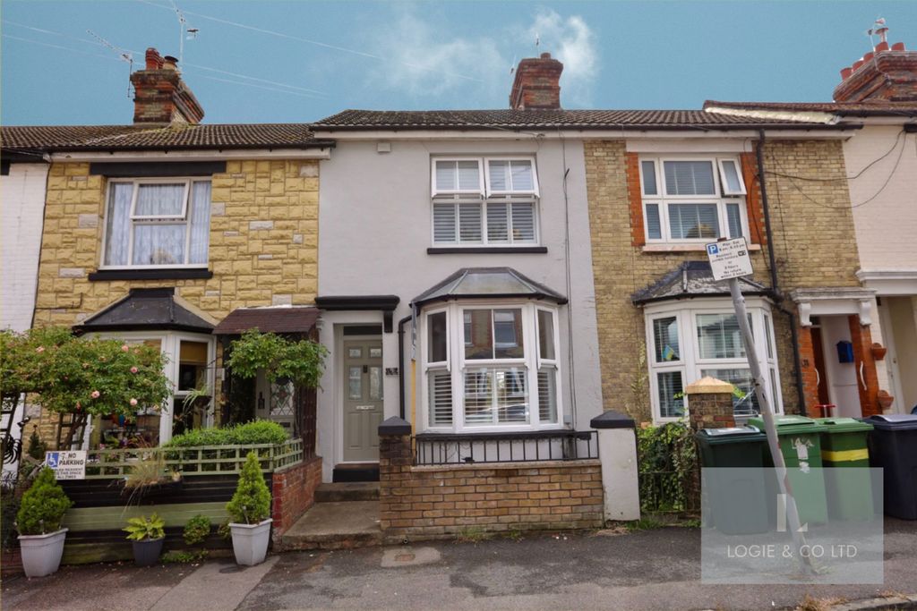 Property photo 1 of 28