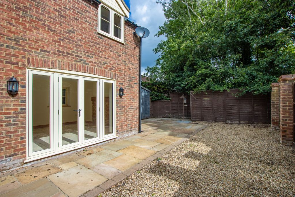 Property photo 3 of 19 5238533