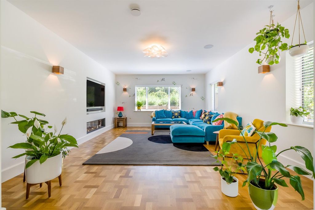 Property photo 2 of 36 8594318-Interior32.Jpg