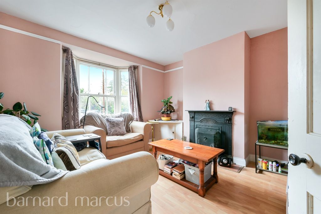 Property photo 2 of 8