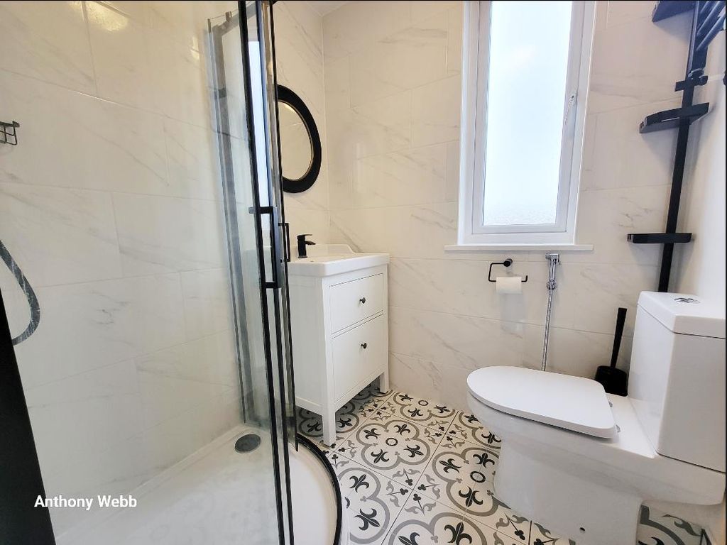 Property photo 2 of 6 Shower Room