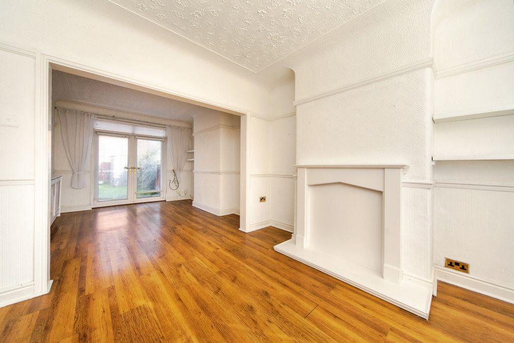 Property photo 3 of 16 Pbox-Img.Jpg