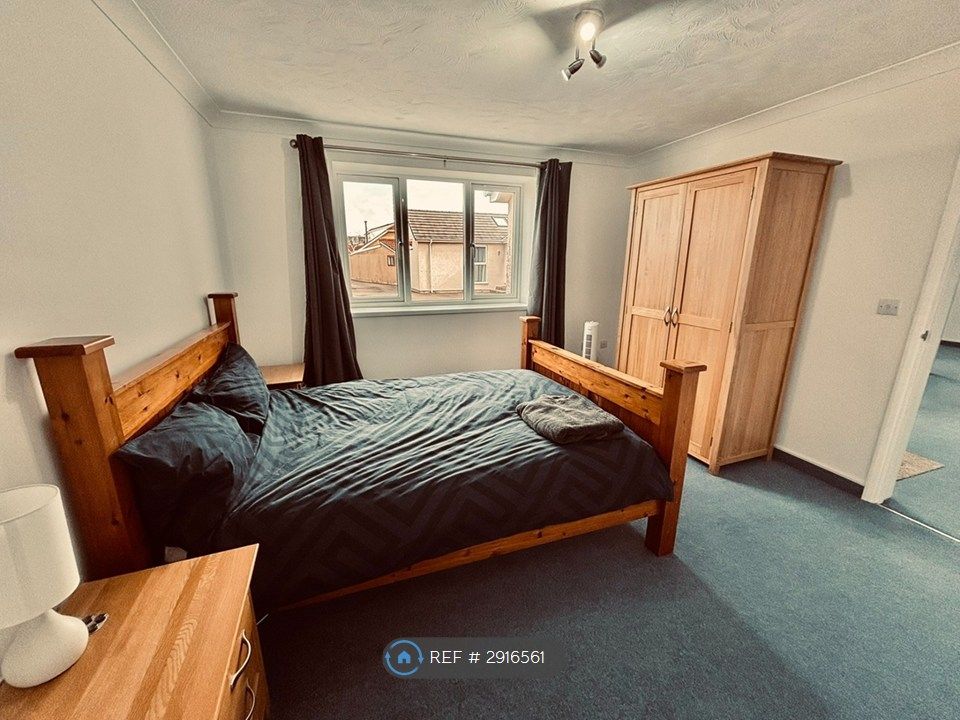 Property photo 3 of 35