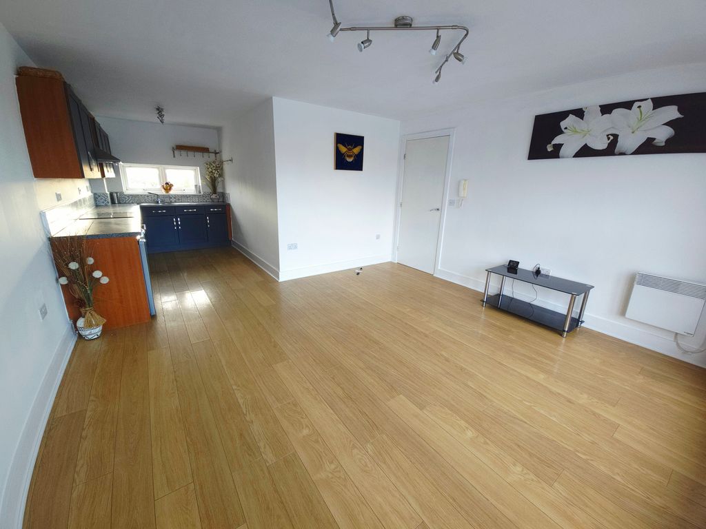 Property photo 3 of 21