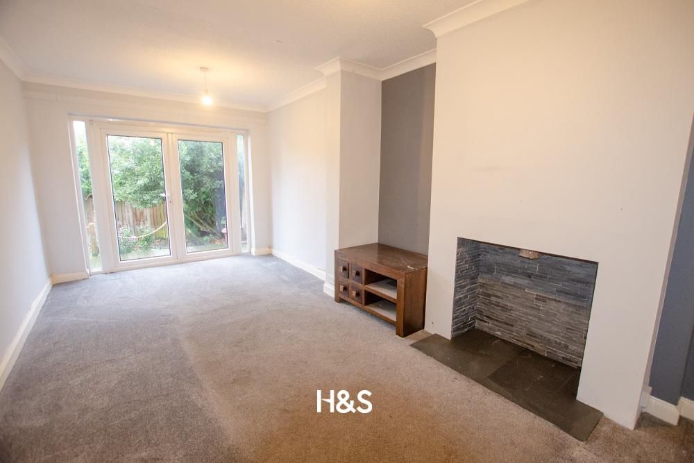 Property photo 2 of 10 68 Berkeley Road - Rec2.Jpg