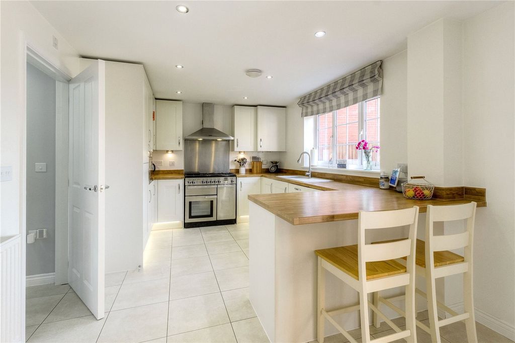 Property photo 3 of 20 Picture No. 06