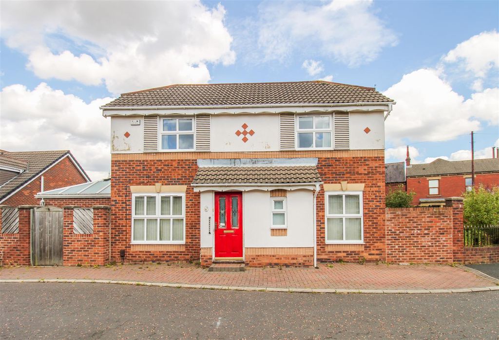 Property photo 1 of 11