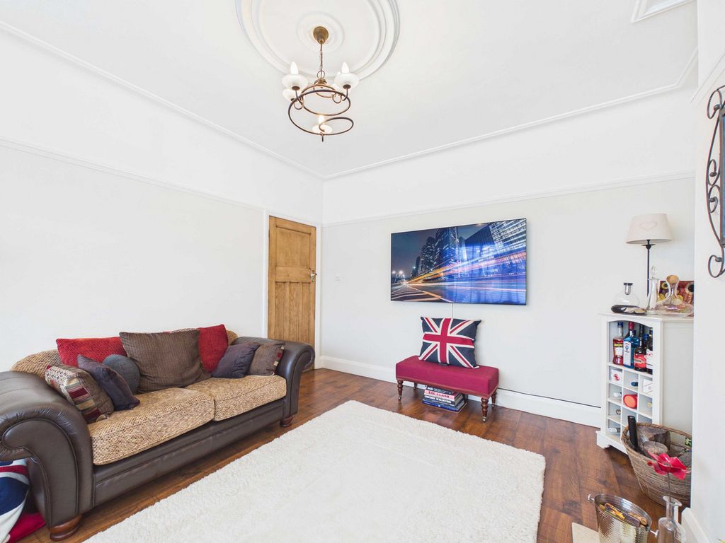 Property photo 3 of 31