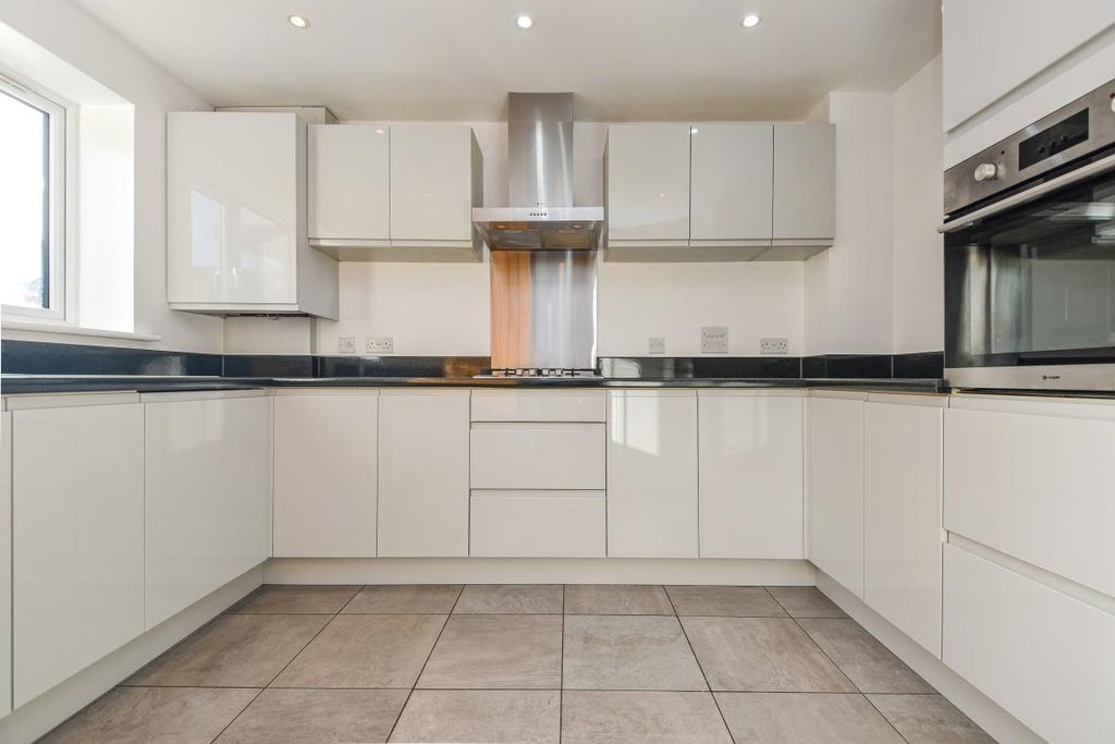 Property photo 3 of 20 Ph19_6337688.Jpg