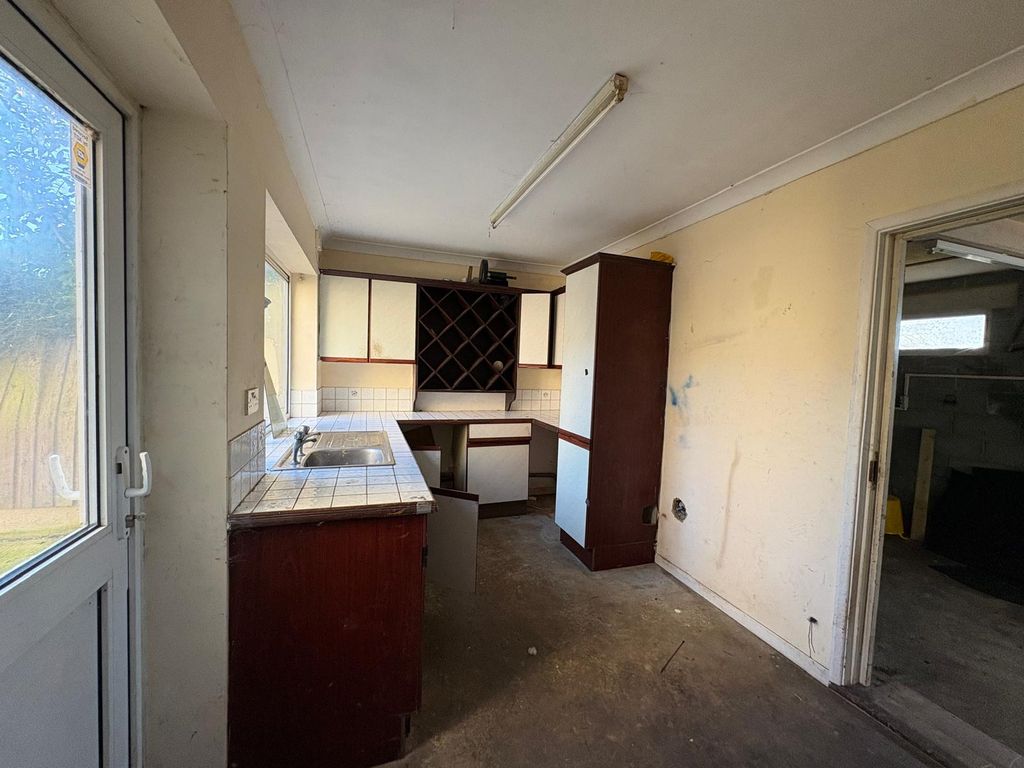 Property photo 2 of 40 Gallery