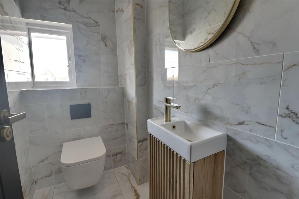 Property photo 2 of 13 9A2Ac0D0-Cf8C-479F-A822-5A0E0C65A359_1_201_A.Jpeg