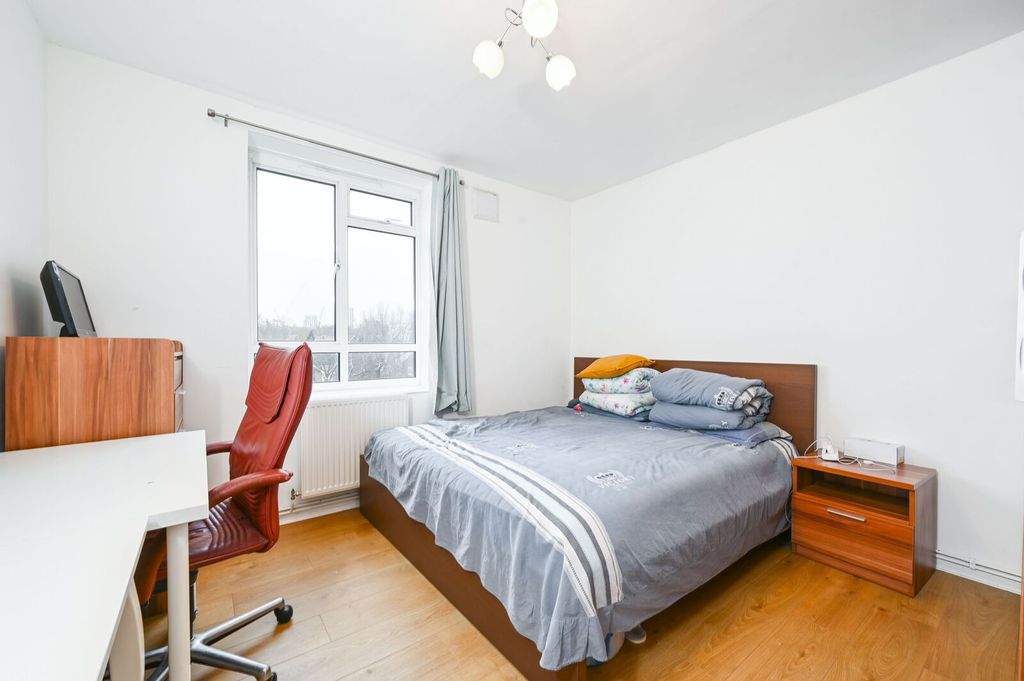 Property photo 3 of 12