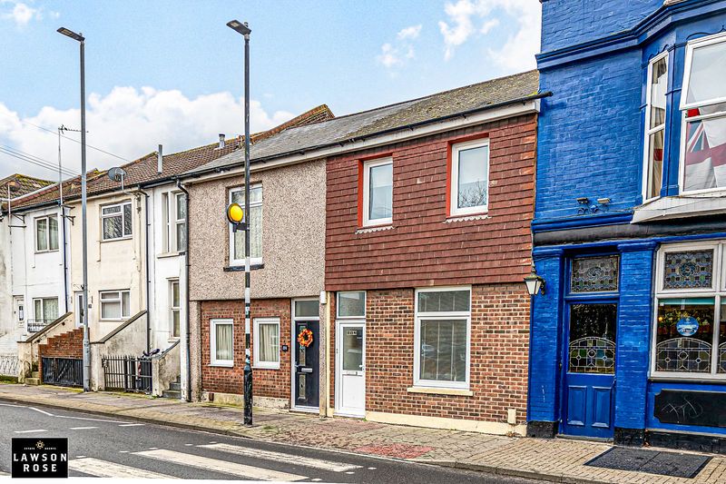 Property photo 1 of 19 .