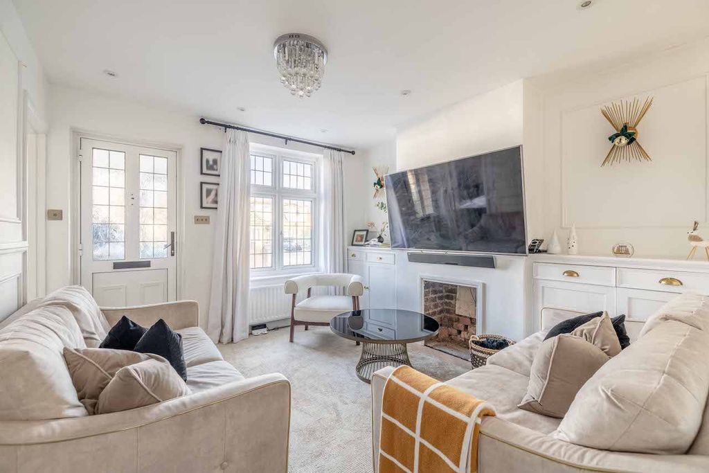 Property photo 3 of 20