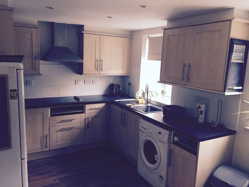 Property photo 1 of 4 Kitchen