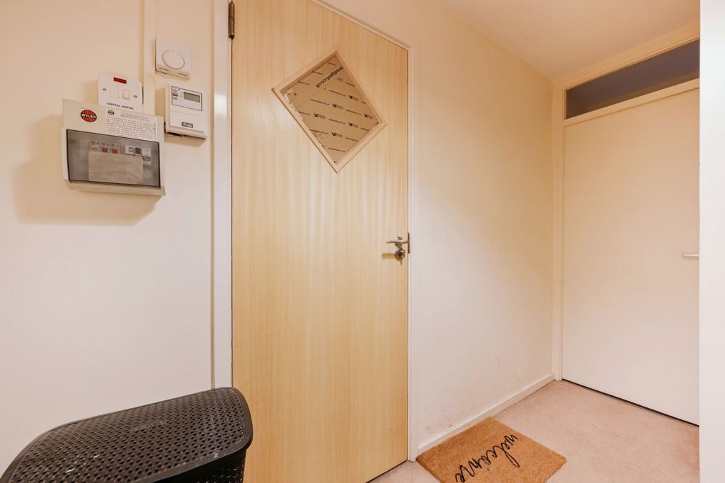 Property photo 3 of 17 Hall