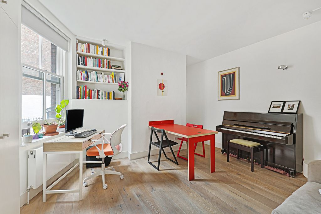 Property photo 2 of 11