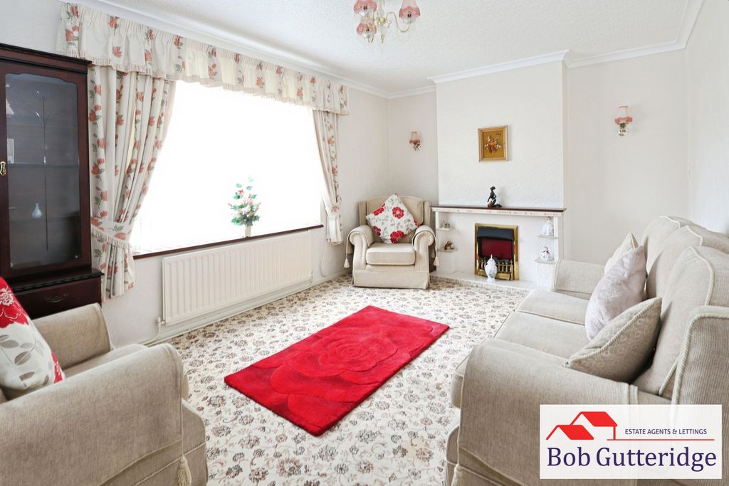 Property photo 2 of 22 Lounge