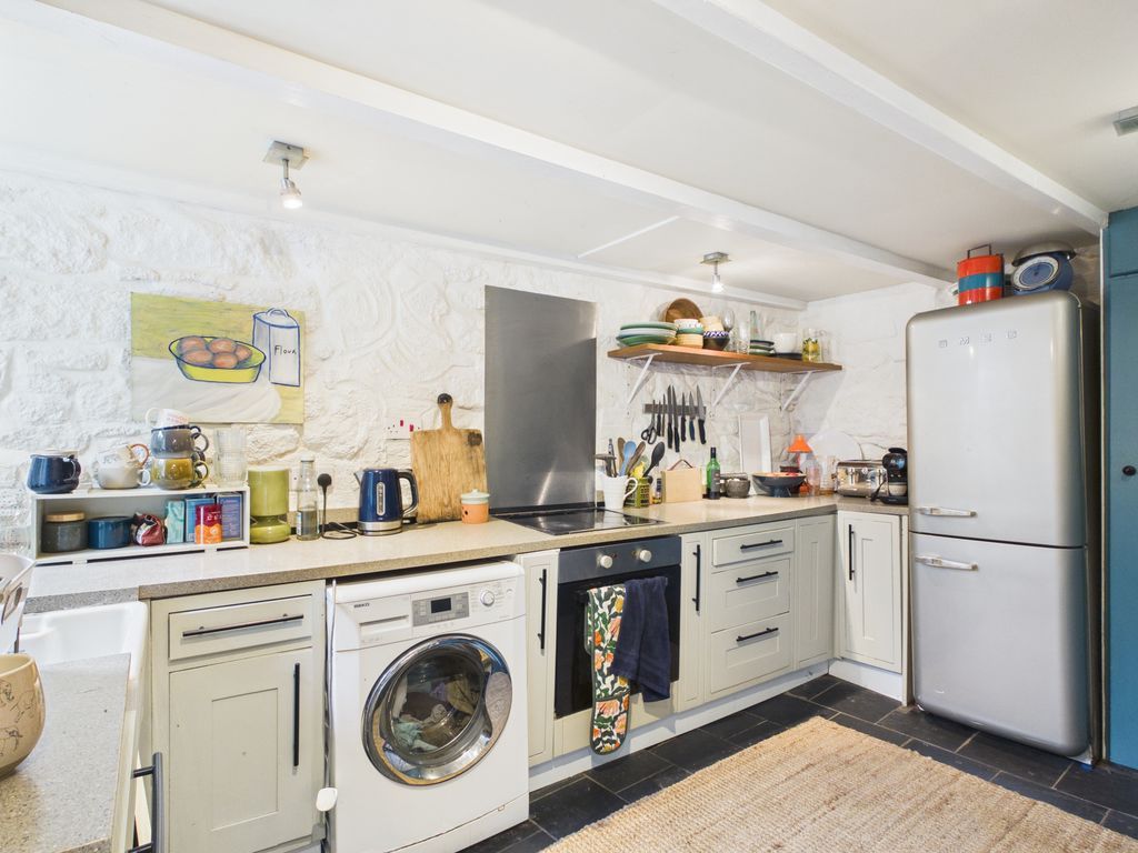 Property photo 3 of 13 Kitchen