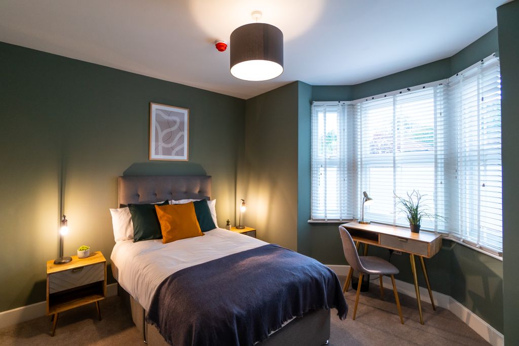 Property photo 2 of 17