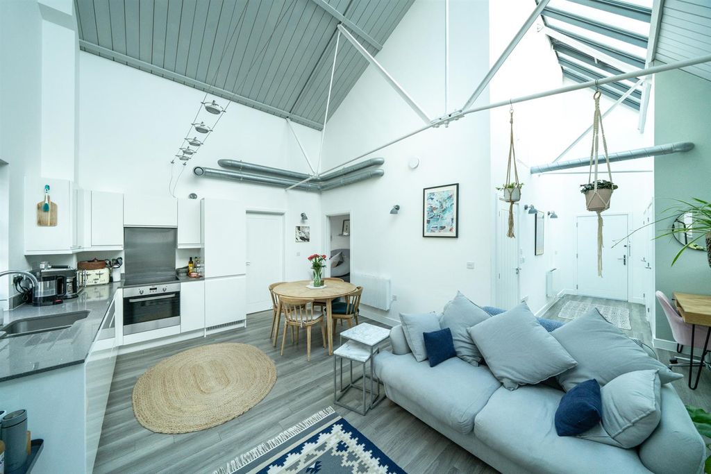 Property photo 2 of 15 Open Plan Living