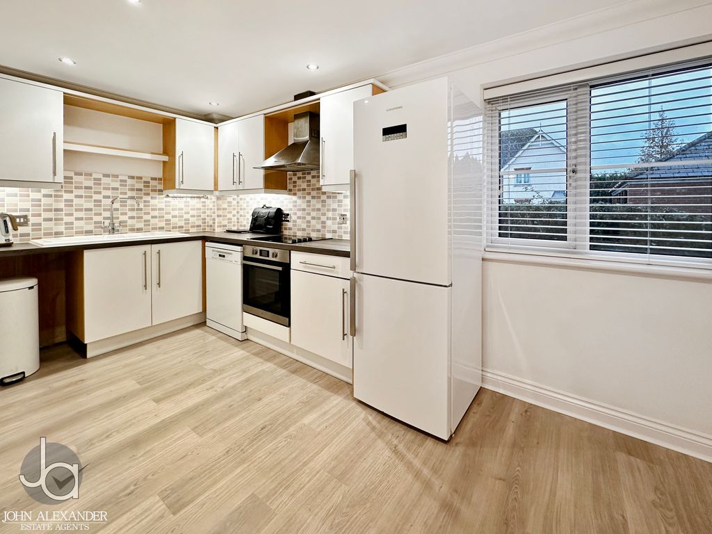 Property photo 2 of 12 20251110_104919840_0.5