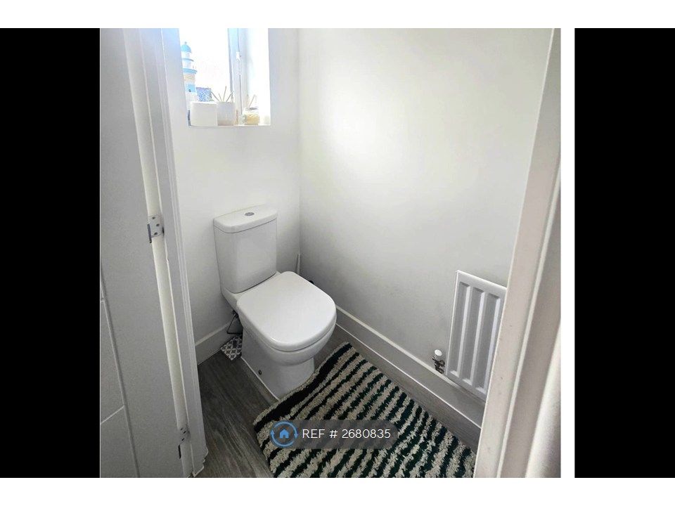 Property photo 3 of 24 Ground Floor Powder Room