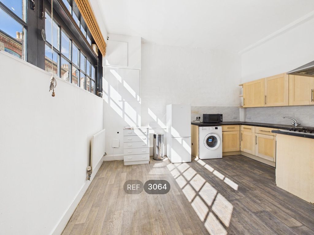 Property photo 1 of 9 Kitchen / Reception Room