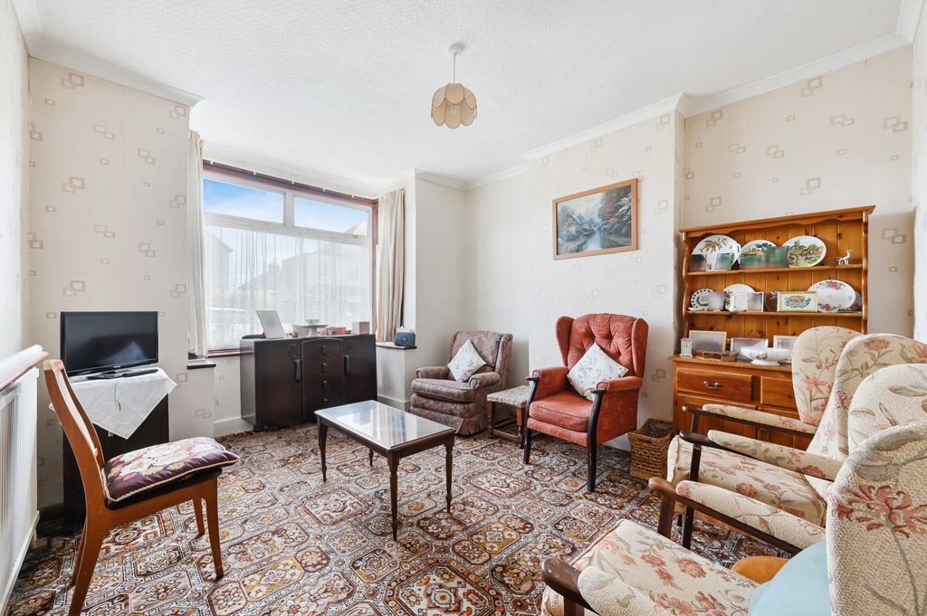 Property photo 2 of 23 Picture No. 14