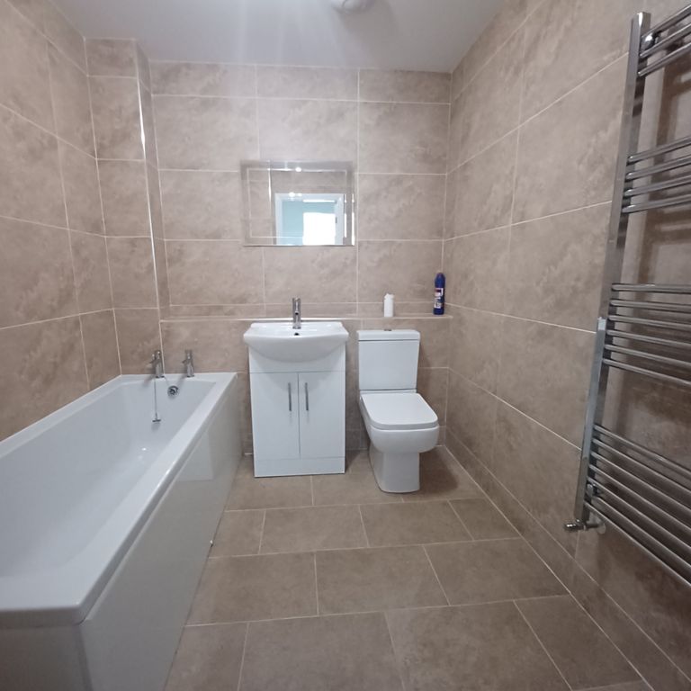 Property photo 3 of 8 Bathroom