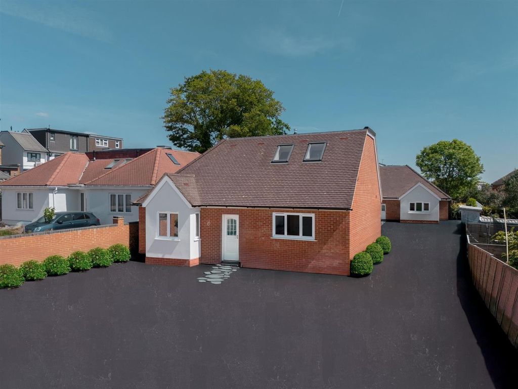 Property photo 1 of 1 External