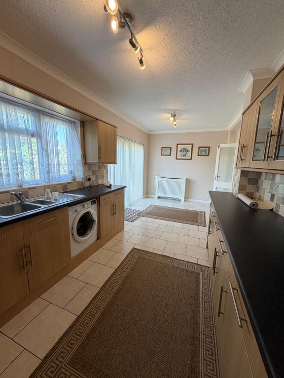 Property photo 2 of 14 Kitchen 1